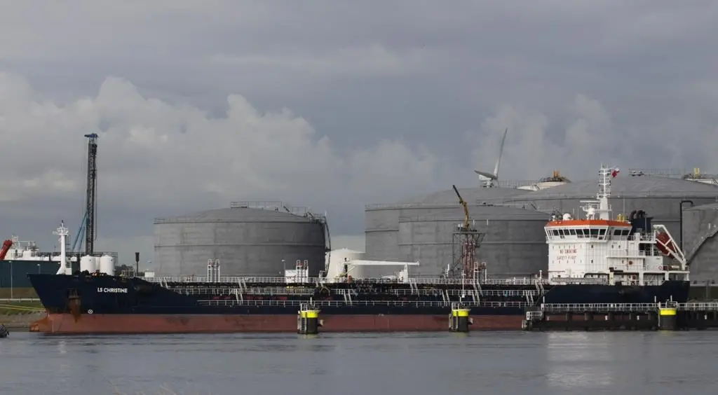 The new bunkering facility will be in an area which comes under control of the London VTS coverage, with extensive radar, communication and weather monitoring facilities. Photo by Peter Barker
