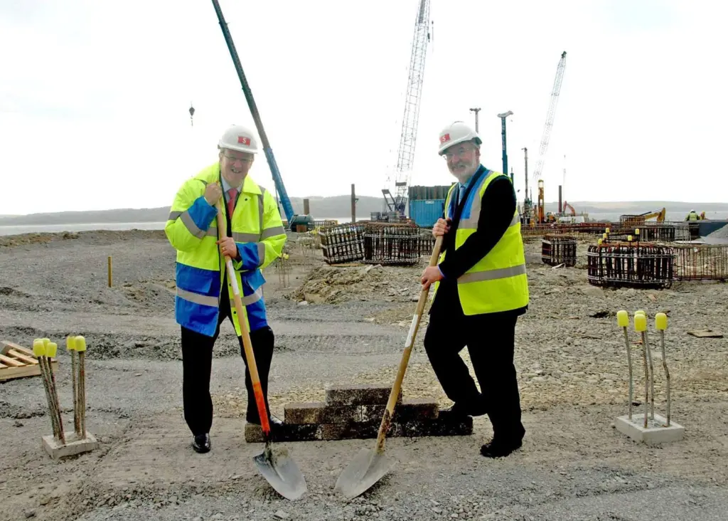 Scotland’s minister for transport, infrastructure and climate change Stewart Stevenson (left) joined Stena Line’s project manager Alan Gordon to get a progress update on Stena Line’s new £200m Port of Loch Ryan development.