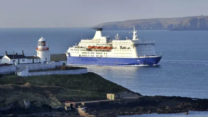 Fastnet Line's flagship vessel MS Julia will be fitted with Sealink VSAT.