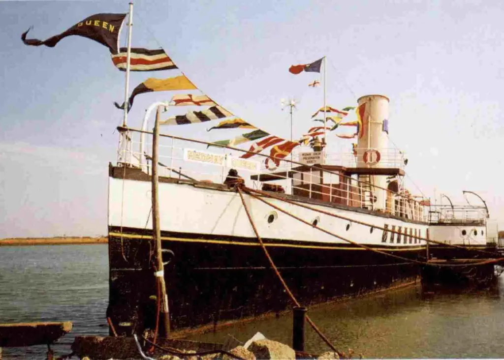 The first fully riveted hull to be constructed in the UK for over 50 years is being built for the restoration of the Medway Queen.