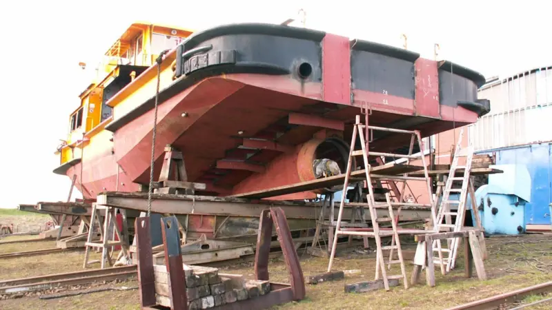 Falkenstein was widened by 1.3m to 7.75m, resulting in the addition of a new stern tube which also slightly increased the vessel’s length.