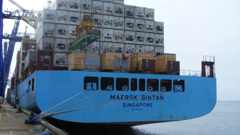 The Siemens UK made turbines and generators were shipped out of Felixstowe on board the ‘Maersk Bintan’.