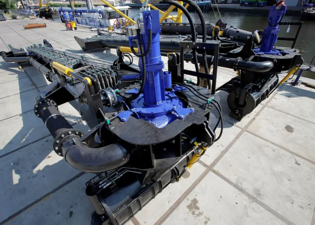 A top view shows the DOP pumps built into the ladder.
