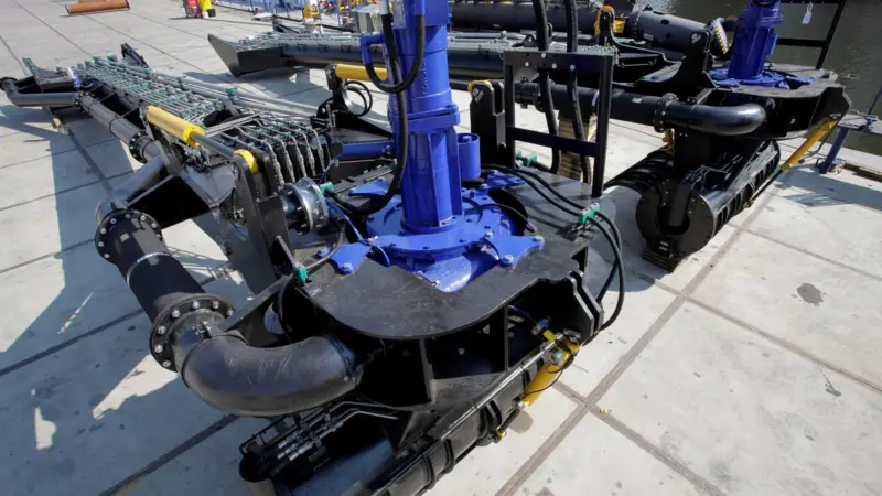 A top view shows the DOP pumps built into the ladder.