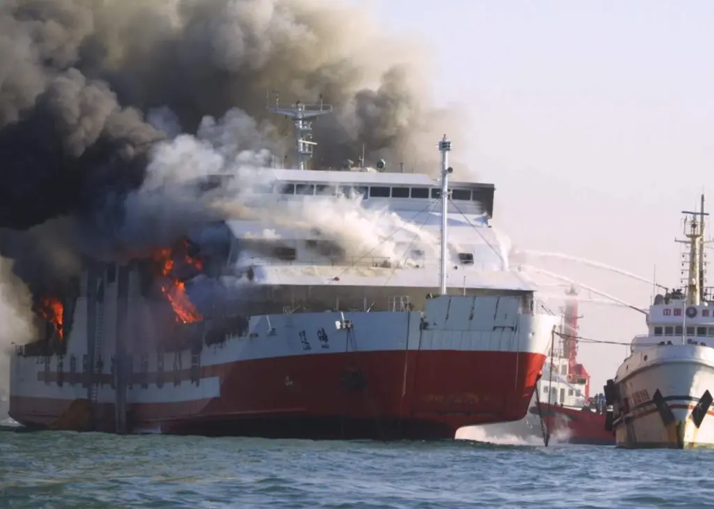 The ISU believes that its members should be properly rewarded for work that they do in salvage operations which help to protect the marine environment. Photo courtesy of ISU.