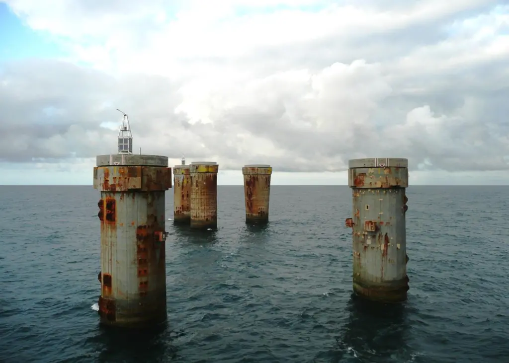 The Rigwatcher can be delivered by helicopter to mark the remains of decommissioned