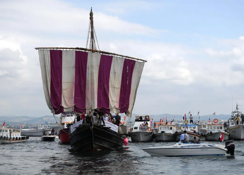 Advice from scholars ensured Phoenicia  was completely authentic on the outside, but on the inside it was equipped with the latest high tech electronic navigational equipment.