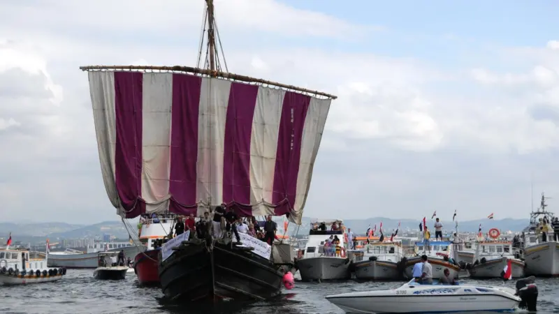 Advice from scholars ensured Phoenicia  was completely authentic on the outside, but on the inside it was equipped with the latest high tech electronic navigational equipment.
