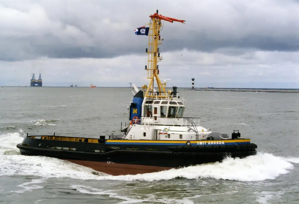 Smit Ahoada is operating in the Thames on charter to Targe Towing.