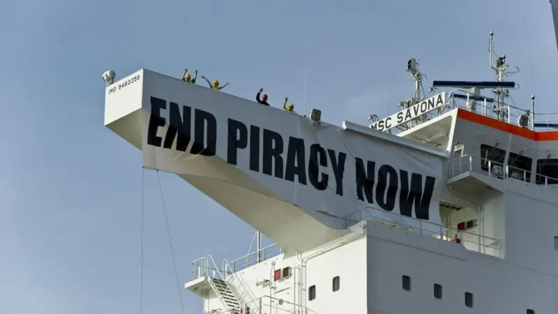A coalition of organisations representing the majority of the world’s ships and ships’ crews delivered 930, 406 signatures to the International Maritime Organisation in London as part of an ongoing world campaign against piracy.