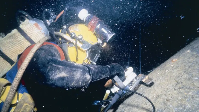 The IMCA say that close to 4,000 diving personnel were employed offshore globally in 2009.
