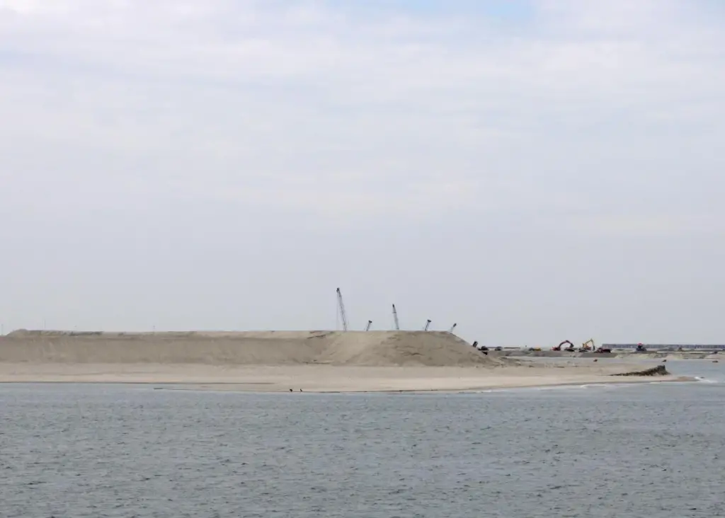 PUMA is currently focussed on building 3.5km of hard sea defences on the northwest side of the site, and the construction of the quay wall for the first container terminal.