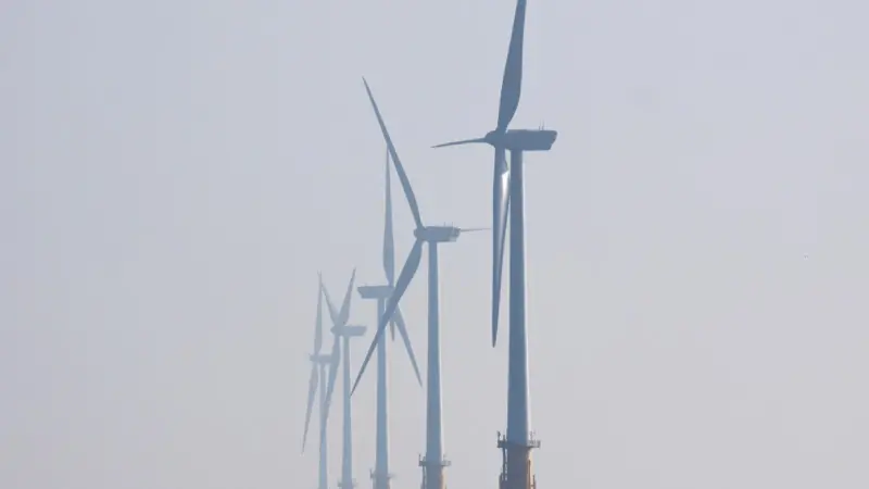 Although Europe has been the centre of offshore wind farm activity to date, Douglas-Westwood expects China to become the new world leader. Photo by Peter Barker