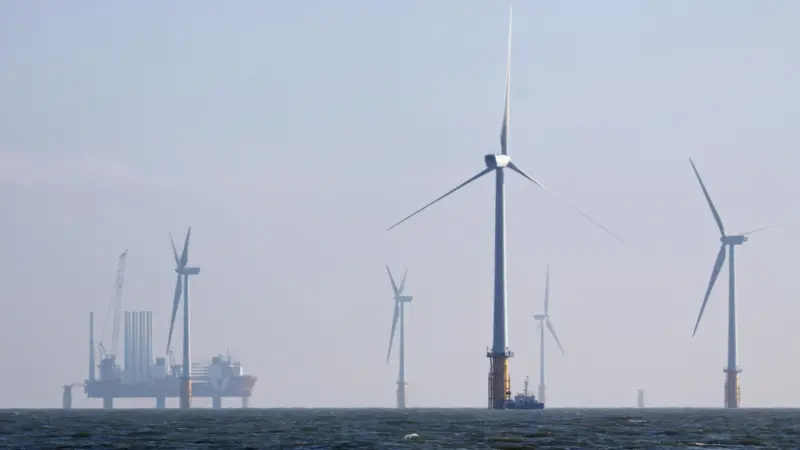 80% of a typical UK wind farm is imported from elsewhere in Europe, priced in euros or a currency tied to the euro. Photos by Peter Barker