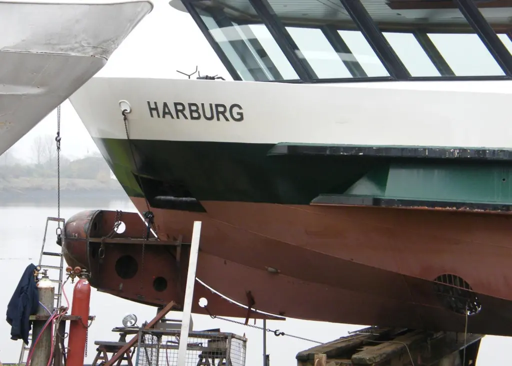 The bulbous bow on 'Harburg' consists of 51 individual parts.