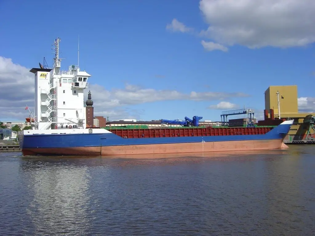 The 4,100 dwt self-discharging cargo ship Listervik now benefits from a planned maintenance system.