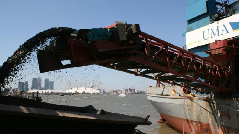 ‘Facts About Building with Nature’ introduces a new approach to planning, designing and operating dredging and maritime infrastructure projects.