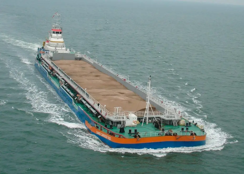 Coupled to its barge, ‘DMS Buzzard’ has many advantages normally associated with a ship.