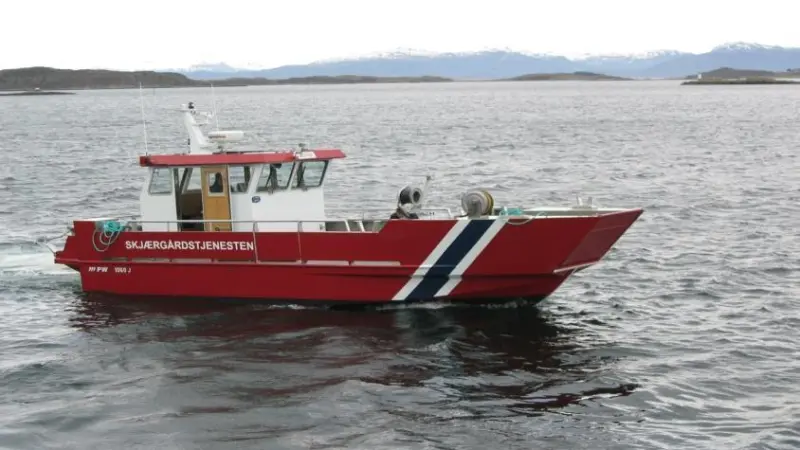 The ProWork workboat Lister , in service with Farsund Municipality, is being used for utility service work within the archipelago in Southern Norway.