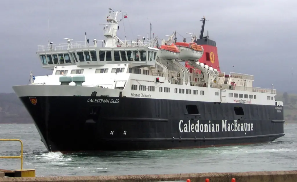 Royston performs a complete overhaul of each of the Caledonian Isles’ medium speed 1,800 kW engines on alternate years.