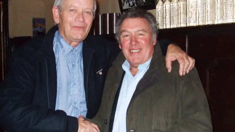 Henning Jorgensen from BUKH, left, concludes the new agreement with WaterMota MD Mike Beacham.