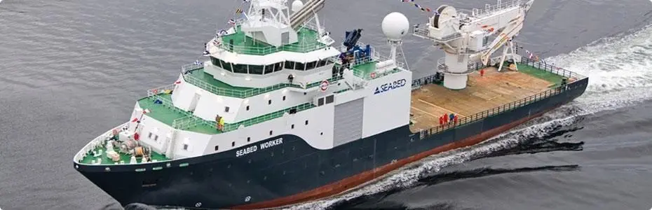 Dynex Warp rope was used over several months on the MV Seabed Worker in a salvage operation to rescue valuable cargo from a sunken ship.