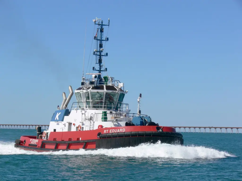 RT Eduard is an RT80 32 recent delivery from the Niigatta shipyard and now on charter to Rio Tinto, Dampier, Australia.