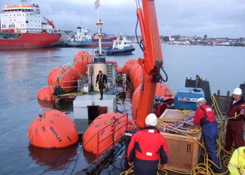 The Yarmouth Navigator was blocking a berth so Falmouth Divers had to make it safe and then remove it.