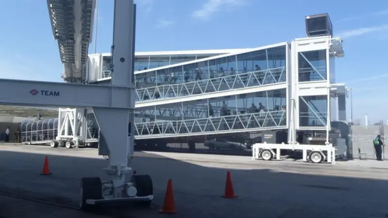 The KRONUS with Mobile Walkway Module was uniquely designed for the Port of Baltimore.