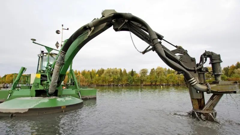 The Watermaster can undertake both suction dredging and backhoe dredging, whilst also having the capability to perform pile driving works.