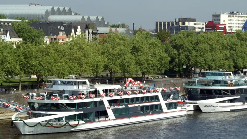 KD’s two Rhine event vessels are seen side by side in Cologne.