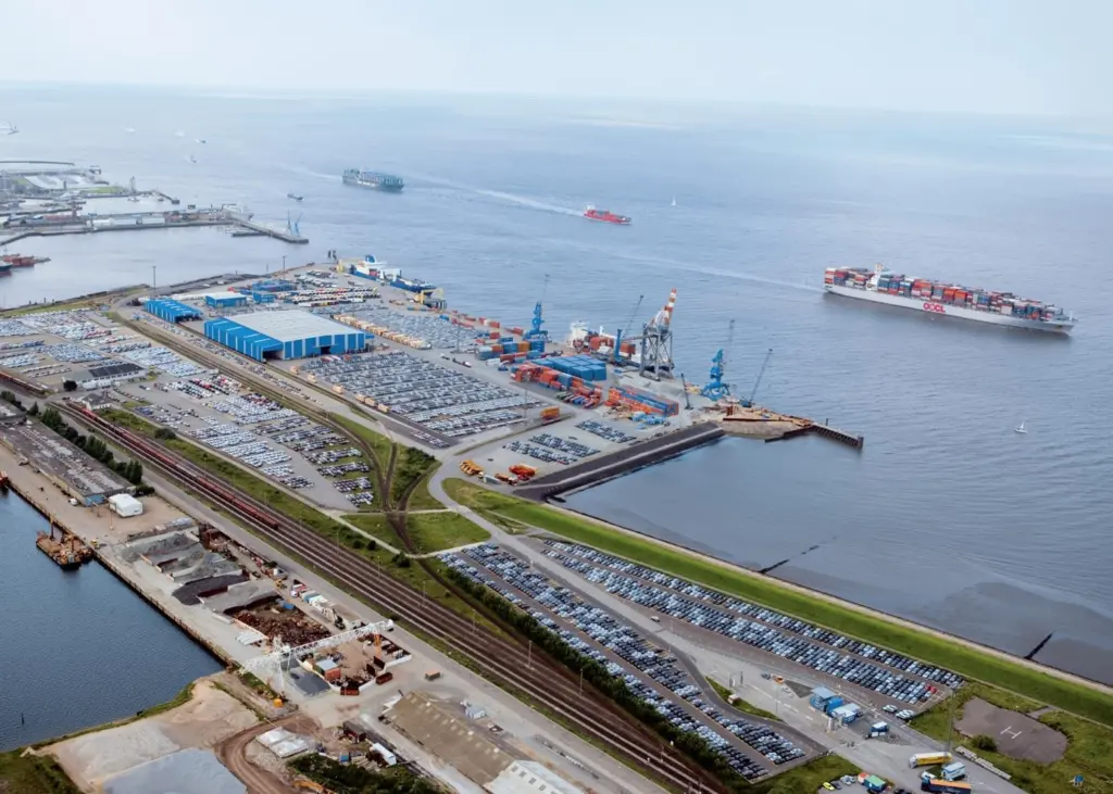 About €170m in public money and more than €100m in private investment cash has been ploughed into transforming Cuxport into a base for multi-purpose cargo handling and offshore operations. Photo: Hamburg Hafen