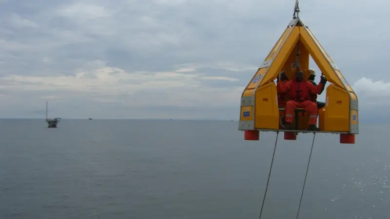 The avoidance of risk is now recognised as a major issue within the oil and gas and renewable industries, and the FROG and TORO answer many of the questions posed by those seeking a very low risk alternative to helicopter based transfer.