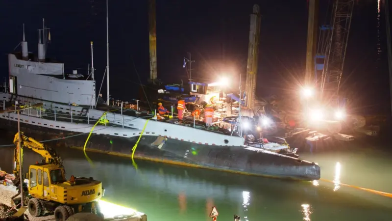 Lembit was hauled to dry land on special air cushions in one of the most complicated water engineering operations ever to be carried out in Estonia.