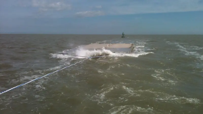 The Finnish built breakwater pontoons were delivered by ship to an anchorage four miles off Ramsgate, unloaded at sea and towed to the harbour.