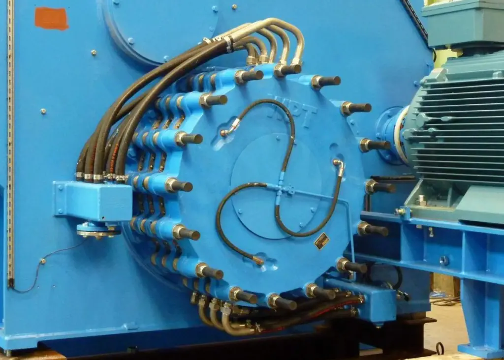 WCC124 clutch fitted to storage and traction winch drive.