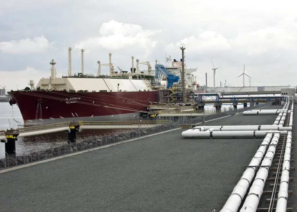 The Q-Max carrier Al Samriya is seen at Gate Terminal, discharging 263,000 m3 of commissioning cargo.