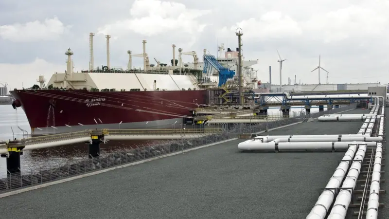 The Q-Max carrier Al Samriya is seen at Gate Terminal, discharging 263,000 m3 of commissioning cargo.