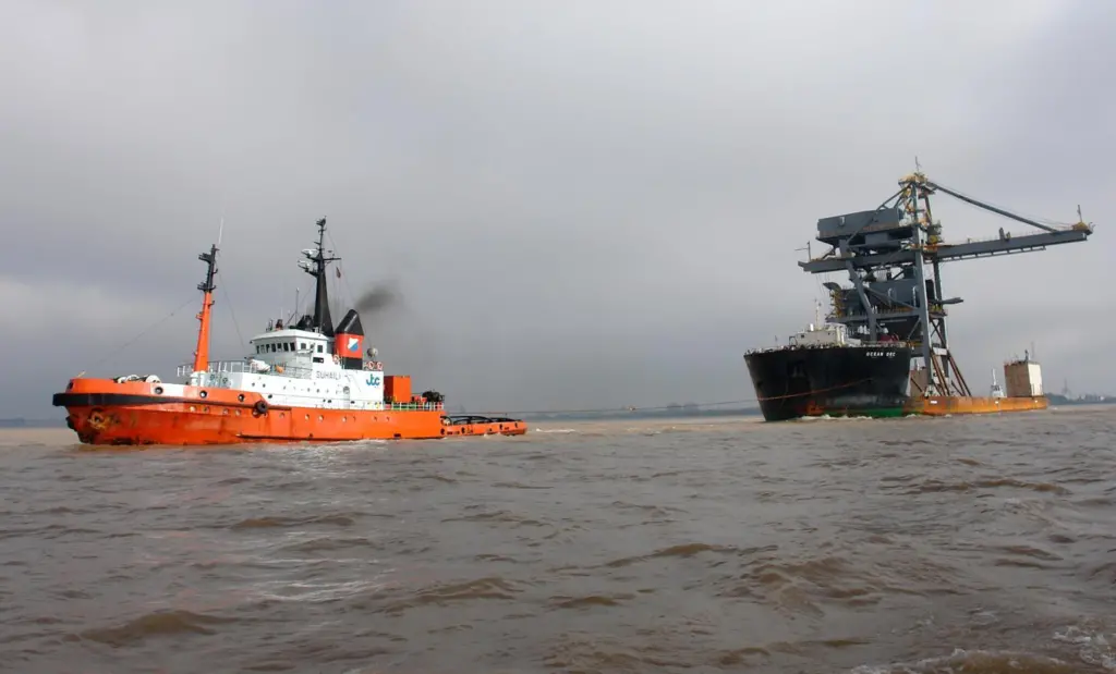 A typical job for Suhaili and its sisters was long range towage with cargo barges and other unwieldy floating plant.