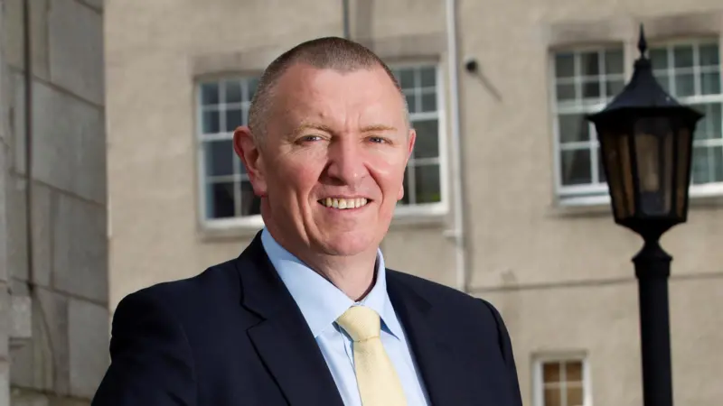 Neil Carrington’s Bon Accord Employment Services is launching free lunchtime human resources support surgeries in Aberdeen.
