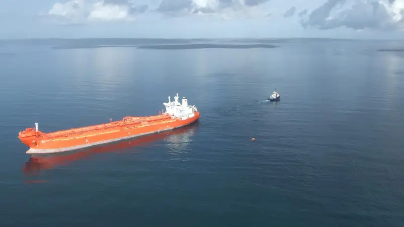 A 55 ton bollard pull tug attempts to tow a 93,000 dwt tanker in ideal conditions.