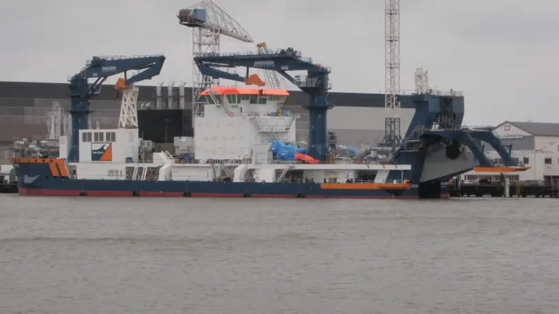 The self-propelled cutter suction dredger Athena features three Wärtsilä 6L46F engines and Wärtsilä fixed pitch propellers for a total installed power of 21.6 MW.