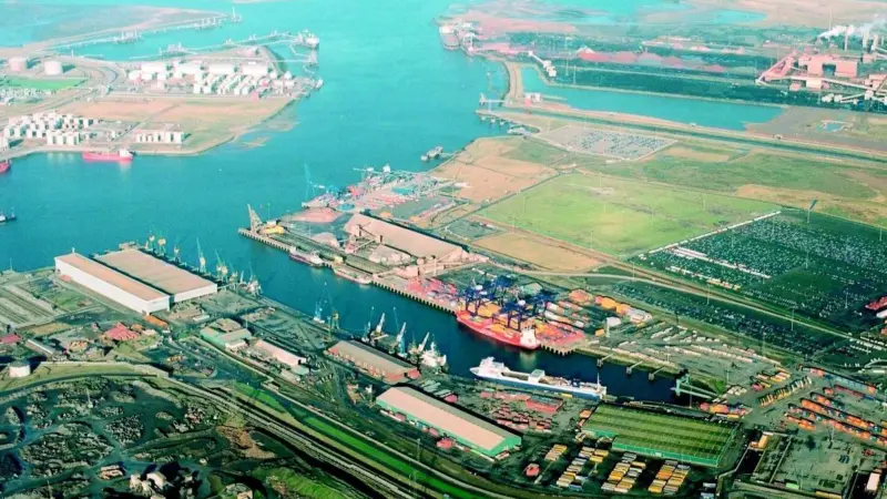 RWE  npower renewable has already placed site survey contracts worth in excess of £1m with local vessel owners, including in the Grimsby area.