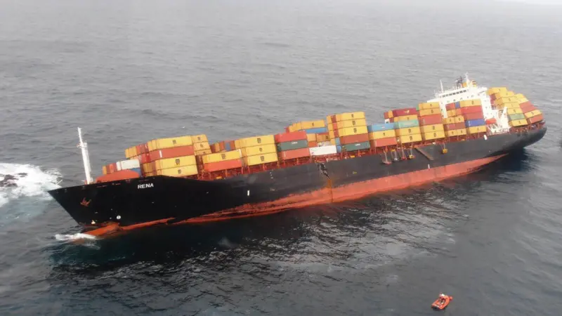 The Rena is now showing signs of cracking on its hull. Photo: MNZ