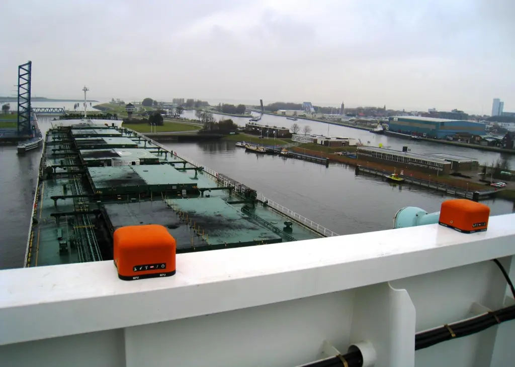 The ADX XR pilot units are placed on the incoming vessel.