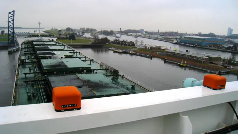 The ADX XR pilot units are placed on the incoming vessel.