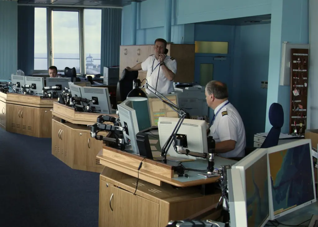 With a minimum of three control room staff on watch, the new work stations are dedicated to the duty manager, traffic controller and pilot coordinator.