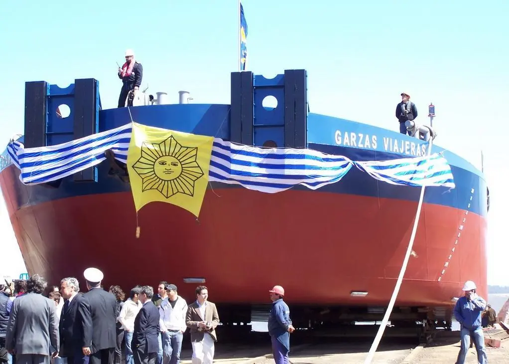 A barge fitted with BargeSafe Solar is launched at the ASMAR yard.