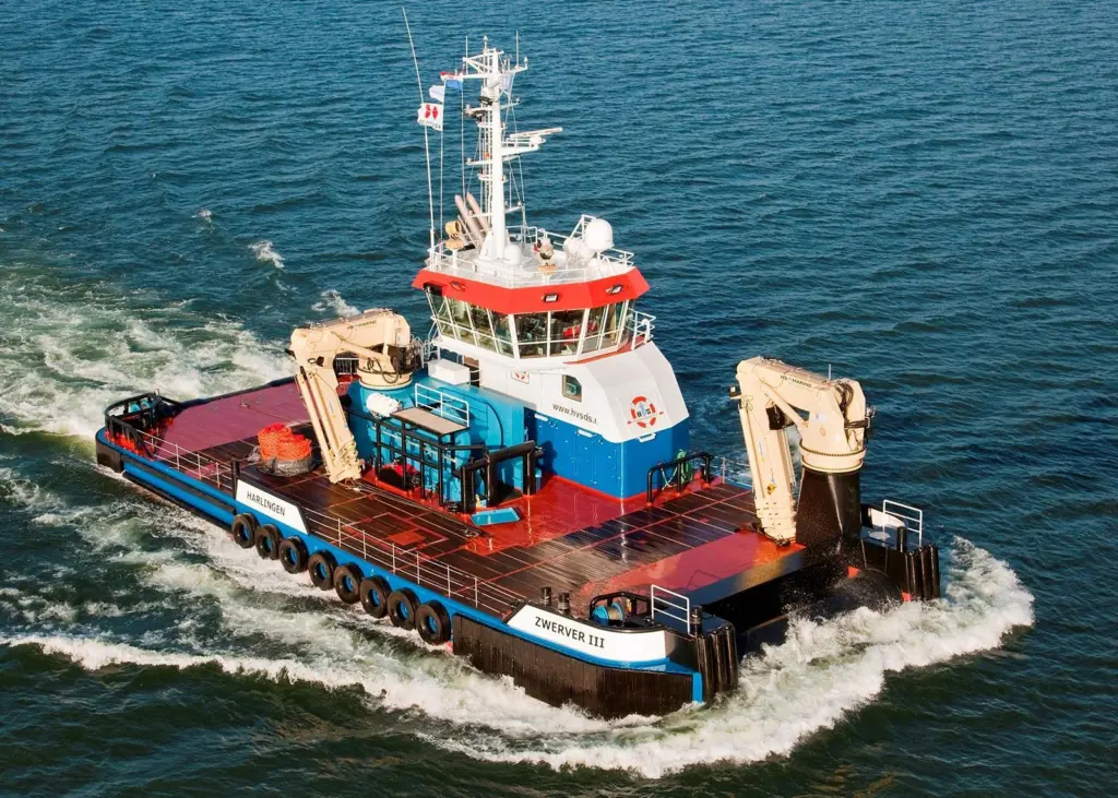 Zwerver III has been developed to provide a wide range of services to the marine construction and renewables market. (Photo courtesy Flying Focus – HvS)