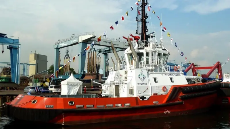 Riverwijs Emma and Riverwijs Rowan were formally named at the ASL yard in Singapore. (photo courtesy of Piet Sinke)
